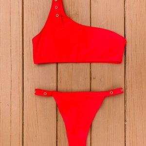 Red buckle bikini